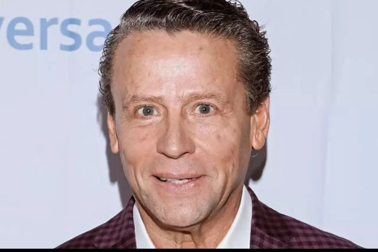 "La gran victoria del corazón: cómo Adame cambió su destino después de conquistar el reality show"