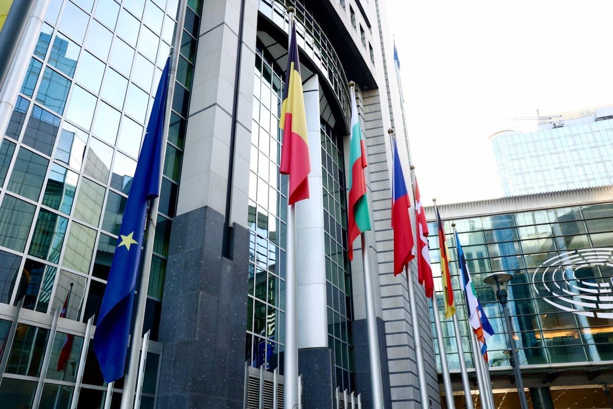 La Unión Europea ante la Burbuja: El Paro del Parlamento Europeo Frente a las Amenazas de Trump y el Futuro Incierto del Acuerdo Comercial Internacional