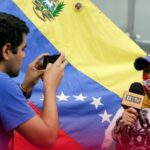 "Venezuela abre puertas al diálogo: Llegada a casa para 14 periodistas después de intensa negociación política"