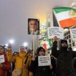 País que “haga negocios” con Irán será castigado con aranceles del 25%, advierte Trump